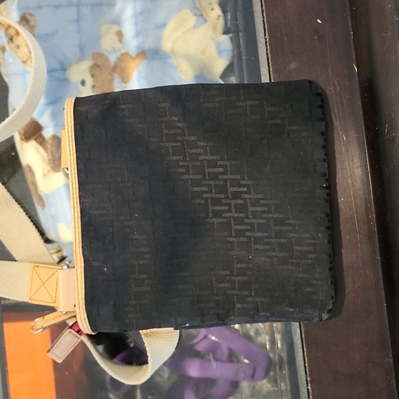 Tommy Hilfiger Cross Body Bag - Picture 3 of 4